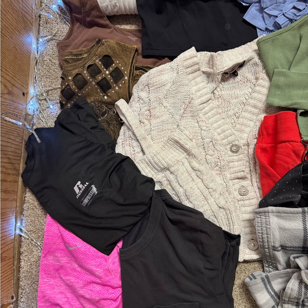 Top sweaters lot MEDIUM Nike Zara Athleta - Picture 3 of 7